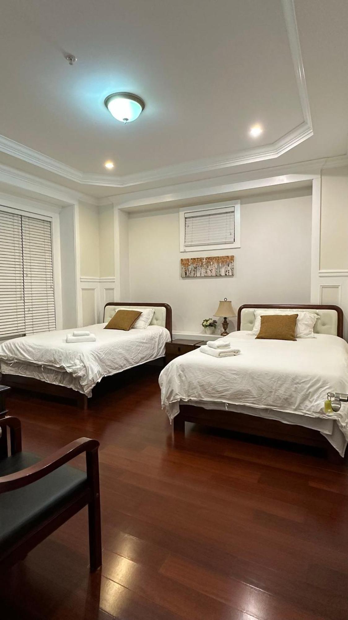 Luxurious Getaway In Vancouver-Private Room With Attached Bathroom Exterior photo